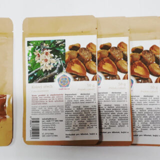Kolový ořech (Cola acuminata), mletá jádra plodů