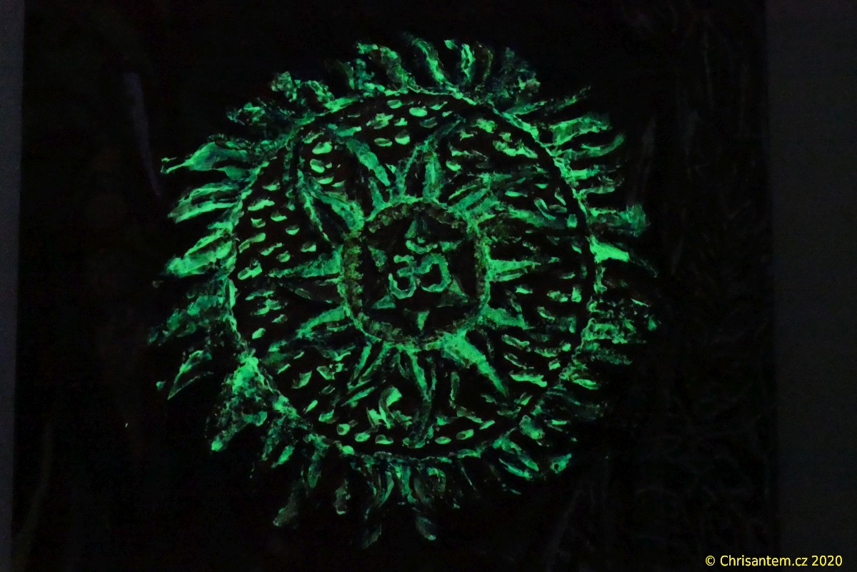 Chrisantem Macháček: Obraz „Zlatý disk Óm“, Akryl na plátně 50x50 cm, 2020 - Obrázek 4