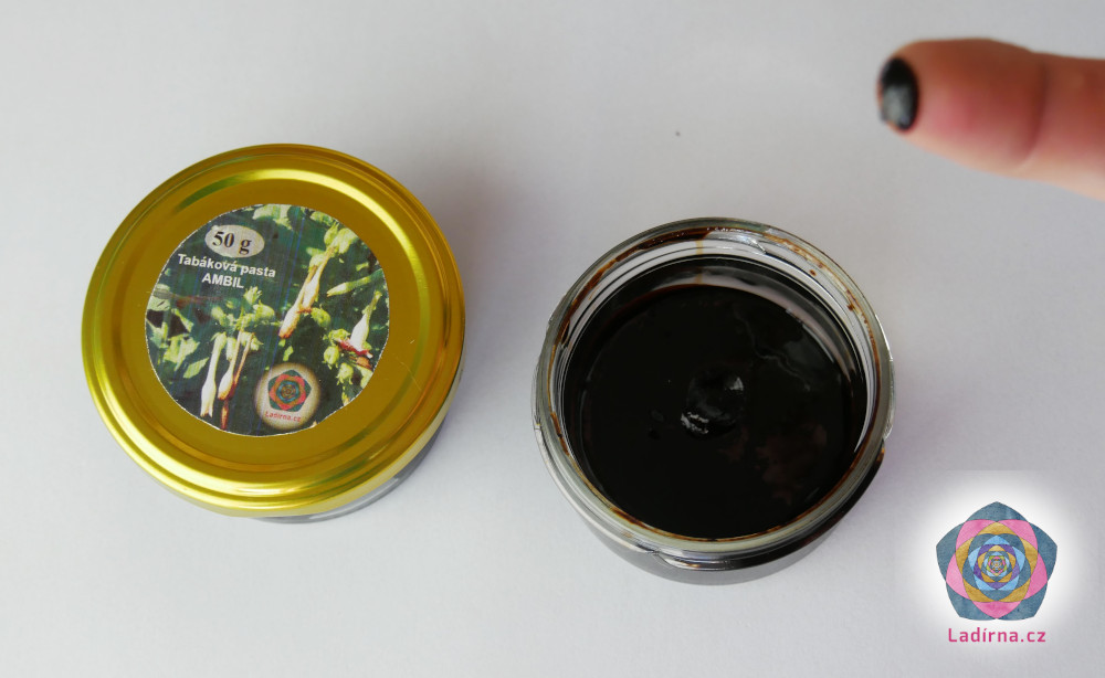 Pasta Ambil od indiánů Huitoto z Kolumbie